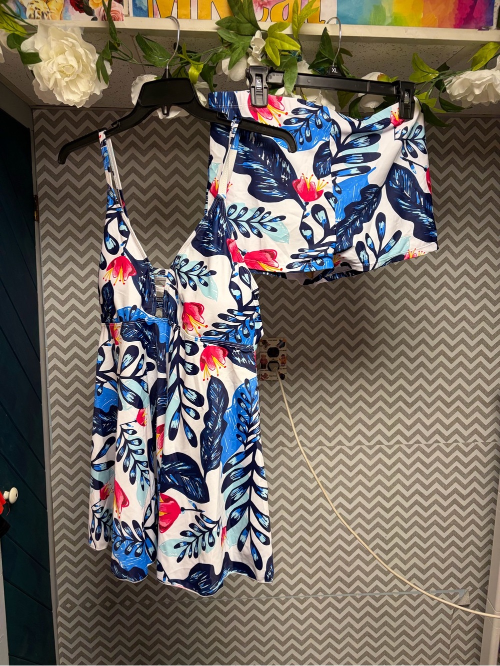 NWT Women’s Finwanlo Blue Floral Two-Piece Swimsuit Tankini & Shorts XL
